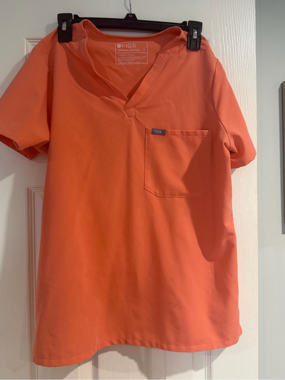 Figs Catarina women’s  one pocket scrub top medium sunset drift